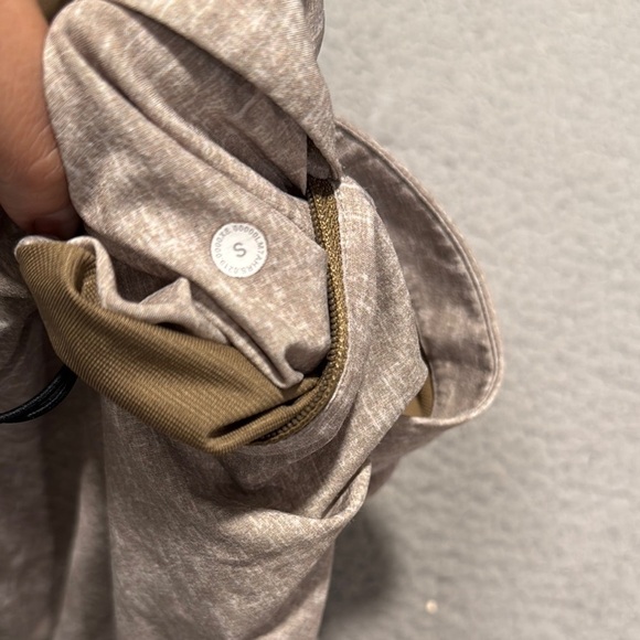 Lululemon T.H.E. Short *Linerless 7"
Sunbleached Frontier Multi  size S - Picture 4 of 4